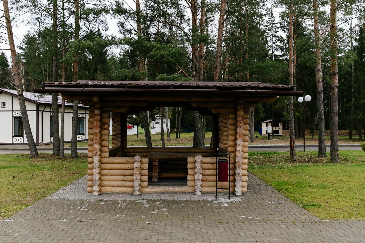 Hôtel Baza Otdykha Chaika à Zhodzina Extérieur photo